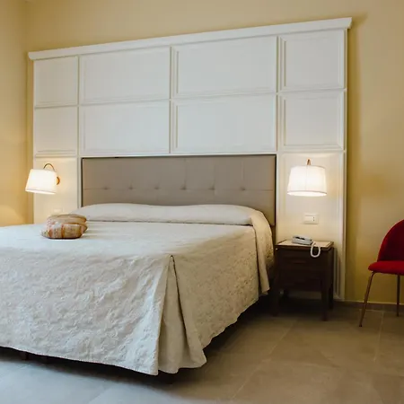 Dimora Donna Rosa Отель 4*